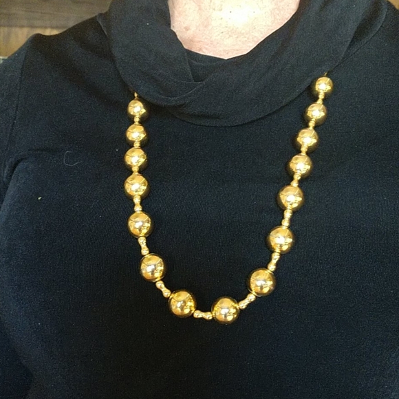 Monet gold necklace - Picture 2 of 4